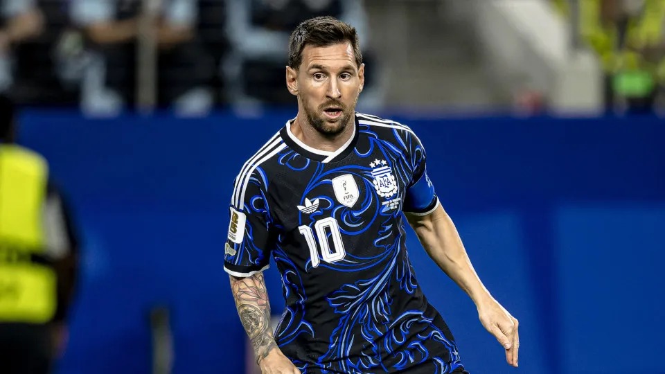Com gol de Messi, Argentina bate Jordânia e faz segunda melhor campanha da Copa Com gol de Messi, Argentina bate Jordânia e faz segunda melhor campanha da Copa