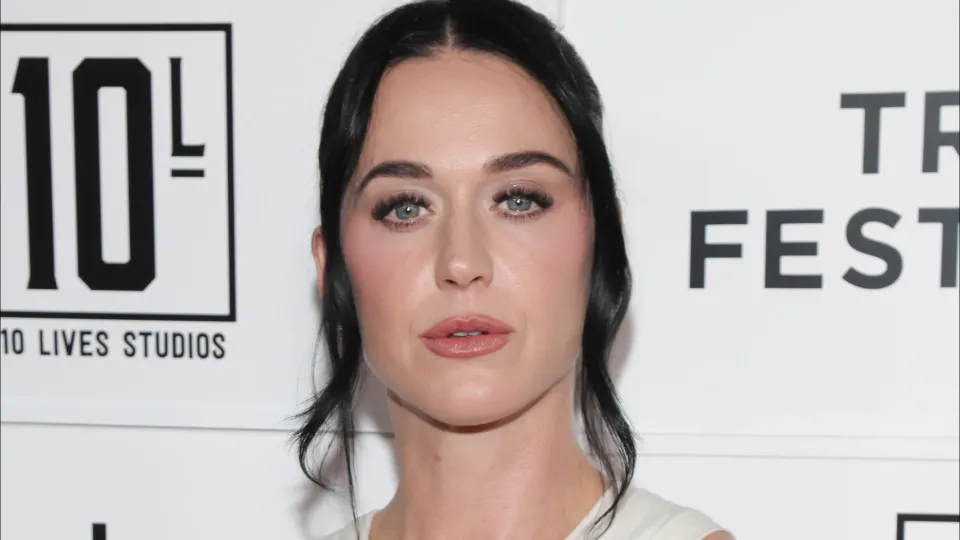 Katy Perry critica Casa Branca após uso de “Firework” em vídeo de guerra Katy Perry critica Casa Branca após uso de “Firework” em vídeo de guerra