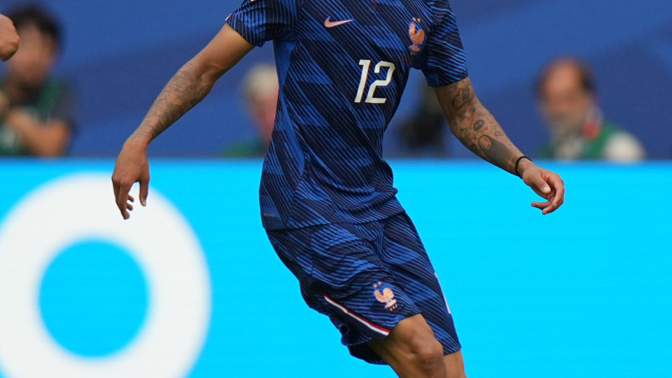 Barcola decide não renovar com PSG e abre chance de saída, diz jornal
