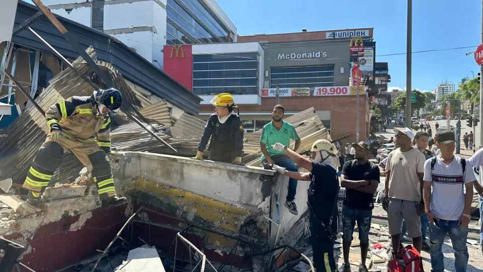 Sobe para 132 o número de mortos após terremoto de 7,4 na Colômbia
