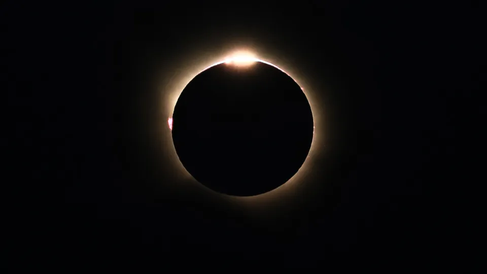 Eclipse solar foi presenciado na Rússia, Espanha, Groenlândia, Islândia e em parte de Portugal