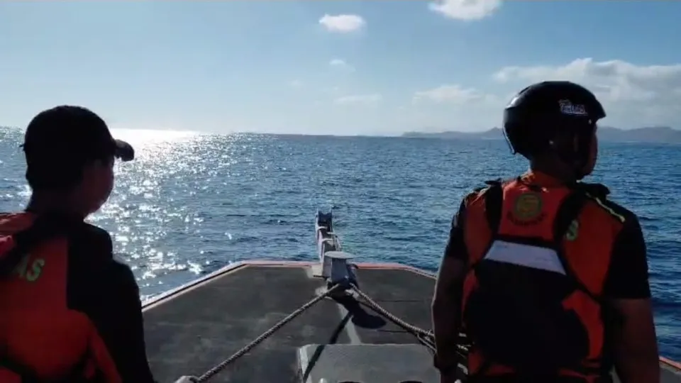 Autoridades indonésias perdem contato com navio com 240 pessoas a bordo