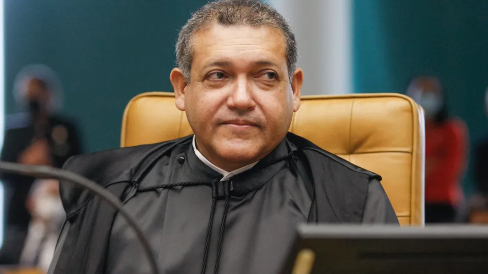 Nunes Marques suspende novos posts e seguidores no Exército do Lula 