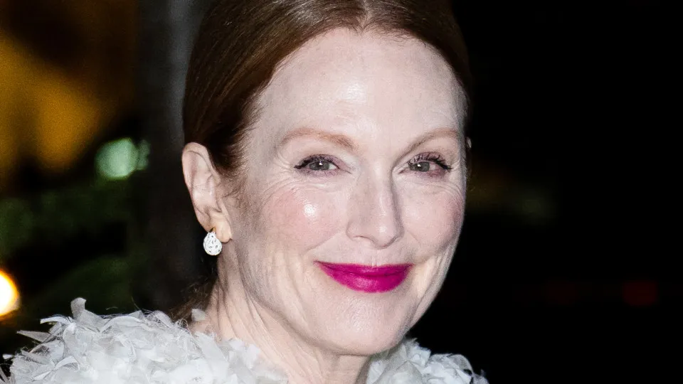 Julianne Moore celebra casamento do filho e mostra imagens da festa