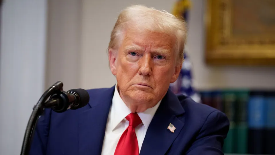 Trump diz que está observando as eleições no Brasil