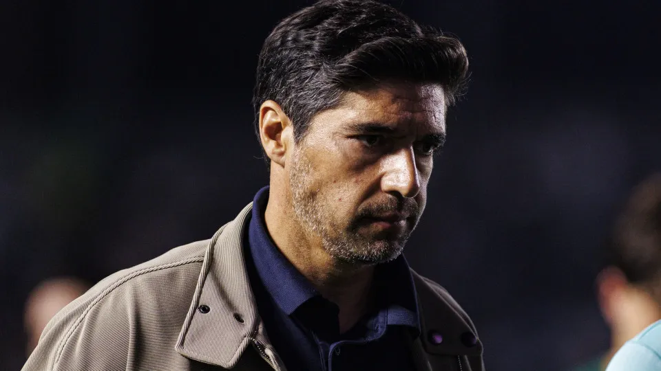 Palmeiras complica disputa pelo título; Abel se irrita: "Inacreditável"