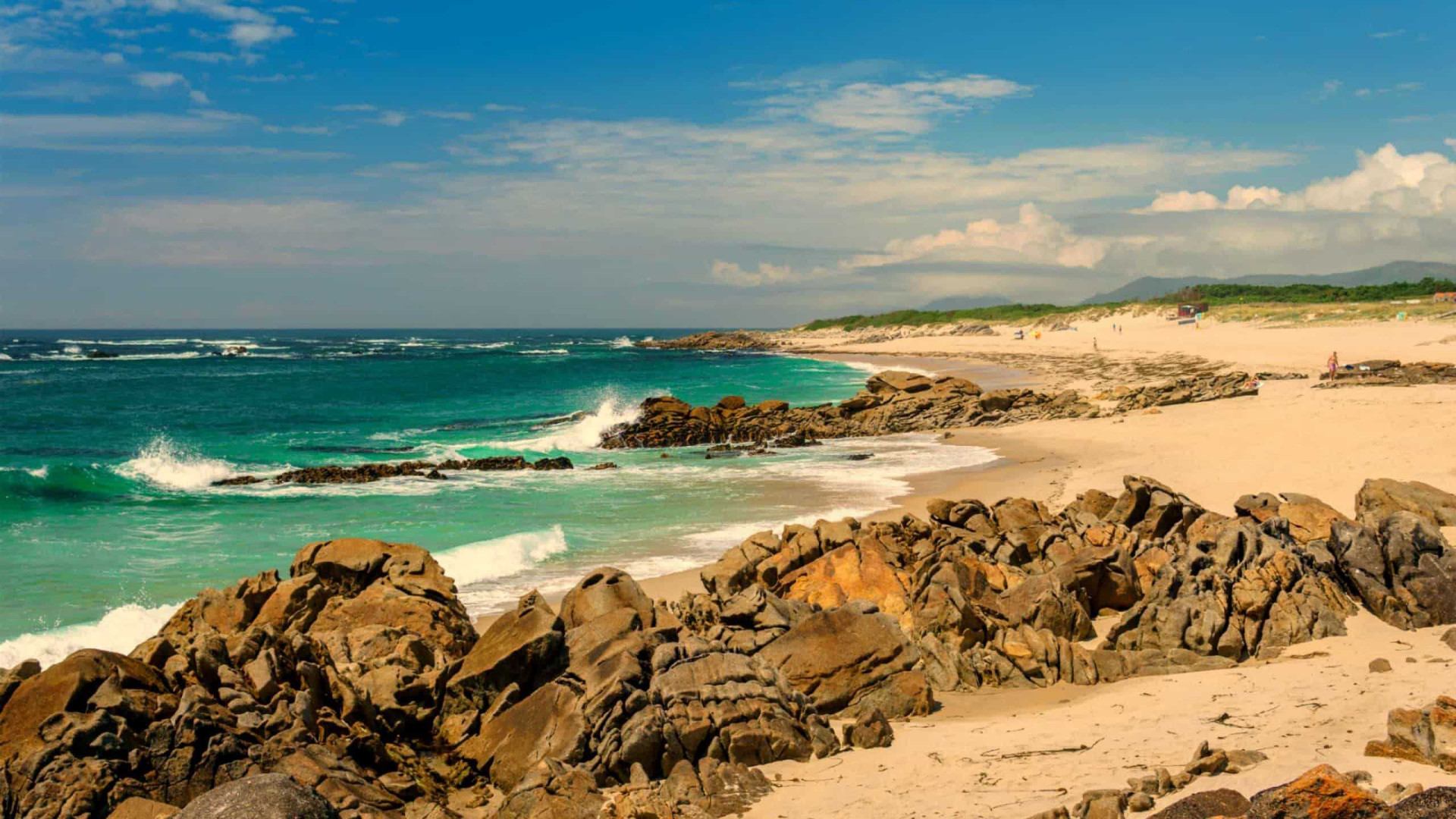 Um roteiro por 32 praias imperdíveis em Portugal!