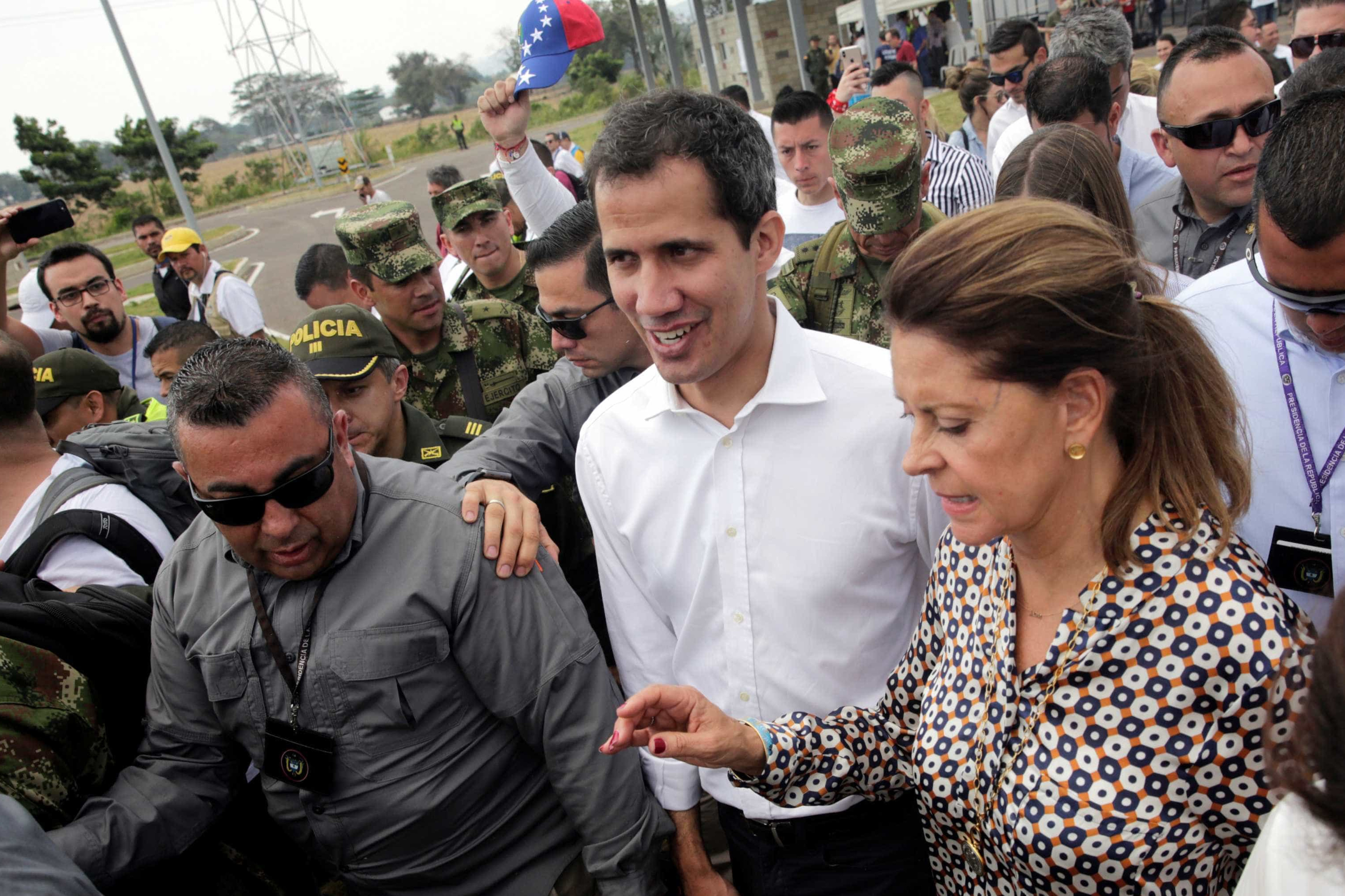 Guaidó se reúne amanhã com aliados internacionais para pedir ajuda